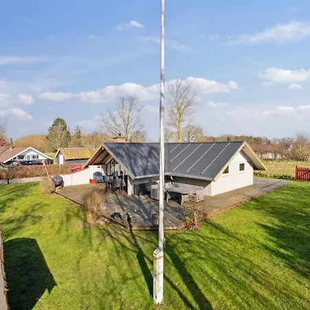 Bernadine - 400m From The Sea By Interhome Holiday home Nedre Lysabild